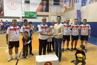 Yeşilhisar’da Harun Akkaş Kurumlar Arası Voleybol Turnuvası sona erdi