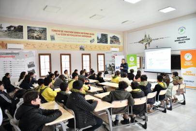 Yeşilyurt’ta öğrencilere depreme karşı hayat kurtaran eğitim