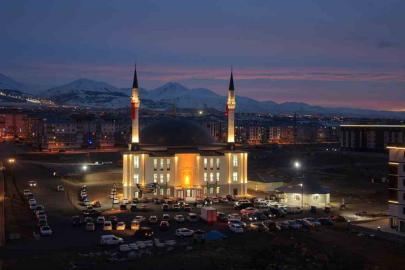 Yıldız Kardeşler Camii ibadete açıldı