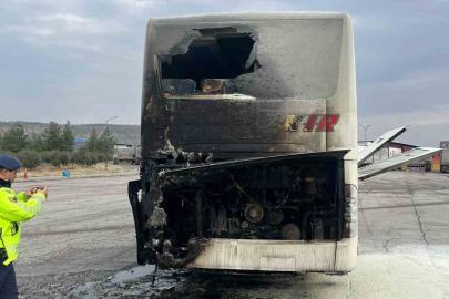 Yolcu otobüsü seyir halindeyken yangın çıktı