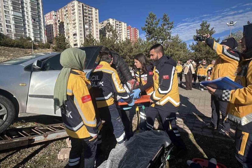 Yozgatralli etkinliğinde ambulanslar en hızlı müdahale için yarıştı