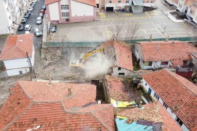 Yozgat’ta metruk binalar yıkılıyor, kentin çehresi değişiyor