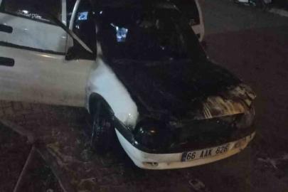 Yozgat’ta otomobil alevlere teslim oldu