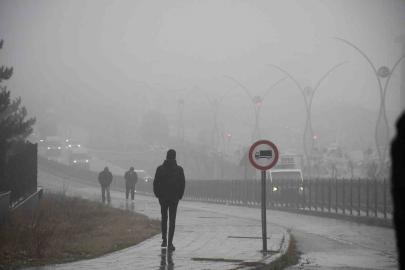 Yozgat’ta sis etkili oldu, görüş mesafesi düştü