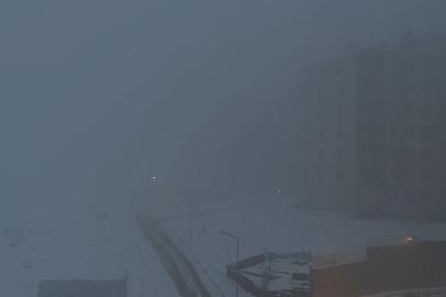 Yüksekova’da yoğun sis hayatı felç etti