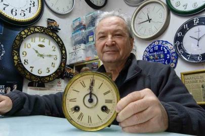 10 metrekare dükkanda 40 yıldır zamana ‘ince ayar’ veriyor