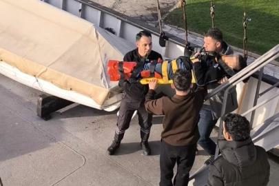 11 yaşındaki çocuk müze gemisinin merdivenlerinden çıkarken yaralandı
