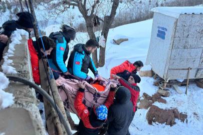 18 saatlik zorlu operasyonla mahsur kalan hasta kurtarıldı