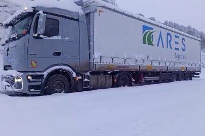 20 tır Posof Ilgar dağında mahsur kaldı