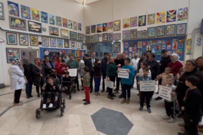 41 yıllık öğretmene alkışlı ve çiçekli veda