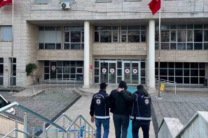 6 yıl 8 ay hapis cezası bulunan göçmen kaçakçısı yakalandı