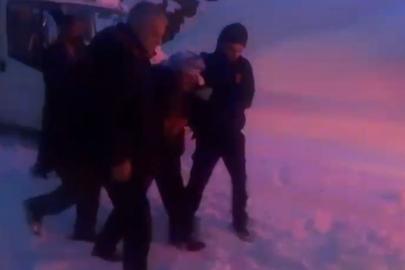 60 yaşındaki hasta 5 saat süren çalışmanın ardından hastaneye ulaştırıldı