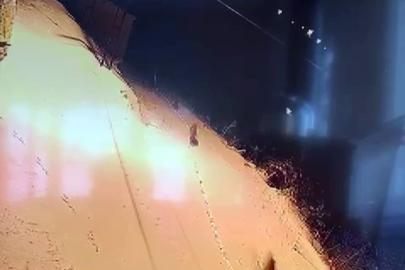 Aç kalan kurt sürüsü şehir merkezine indi