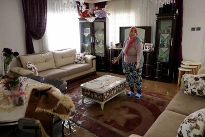 Adana’da selden geriye ıslak eşyalar, çamurlu yollar kaldı: Evlerini su basan vatandaşlar o anları anlattı