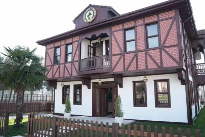 Adını şairden aldı, gençler için hazırlandı