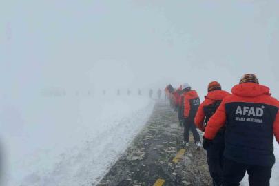 Afetlerin kahramanları, çığ tatbikatı yaptı