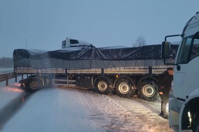 Afyonkarahisar’ın yüksek kesimlerinde kar yağışı etkili oldu