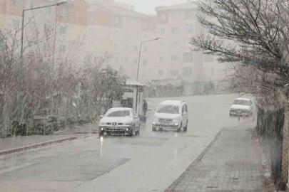 Aksaray’da kar yağışı etkili oluyor