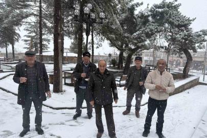 Aksaray’ın Güzelyurt ilçesinde kar yağışı etkisini sürdürüyor