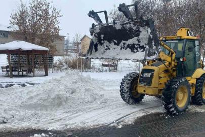 Akyaka Belediyesi karla mücadele ekipleri görev başında
