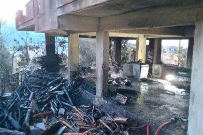 Alanya’da müstakil evin odunluğunda çıkan yangını itfaiye söndürdü