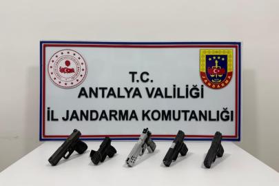 Alanya’da ruhsatsız silah operasyonu