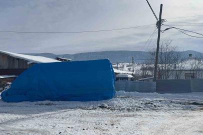 Alevlere teslim olan minibüsünü izlerken kalbine yenik düştü