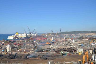 Aliağa Gemi Söküm Bölgesi’nde iş kazası: 1 işçi hayatını kaybetti