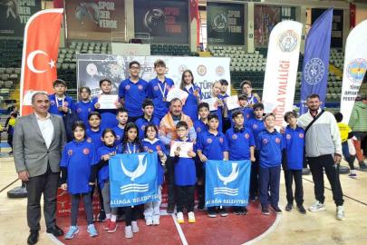 Aliağalı oryantiringciler Muğla’dan 8 Türkiye derecesiyle döndü