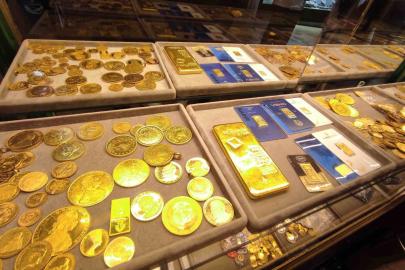 Altın fiyatlarında sert düşüş sürüyor