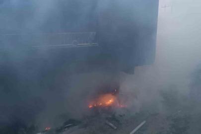 Altınözü’nde odunluk yangını