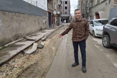 Altyapı çalışmaları sırasında bozulan sokağın onarılması bekleniyor