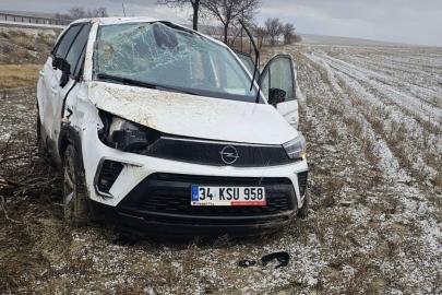 Aniden bastıran dolu ve fırtına kazalara neden oldu: 2 yaralı