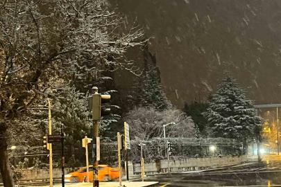 Ankara’da gece saatlerinde kar yağışı etkili oldu
