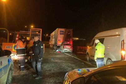 Ankara’da tıra çarpan aracın sürücüsü hayatını kaybetti