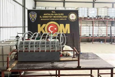 Antalya’da son 1 haftada suç işleme amacıyla örgüt kurma ve kaçakçılık suçlarından 14 kişi tutuklandı