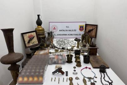 Antalya’da tarihi eser ve kaçak eşya operasyonu