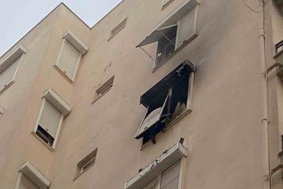 Apartman dairesindeki yangın korkuttu