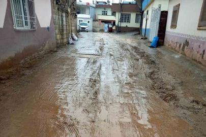 Araban’da vatandaşların çamur çilesi