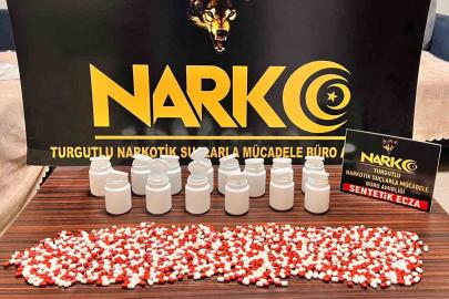 Aracın kaputuna sakladıkları uyuşturucuyla yakalandılar: 4 tutuklama