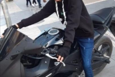 Araçla çarpışan bisikletli genç hayatını kaybetti