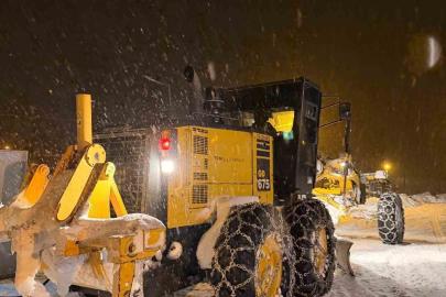 Ardahan’da kar yağışı nedeniyle 35 köy yolu ulaşıma kapandı