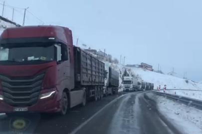 Ardahan’da ulaşıma kar ve tipi engeli