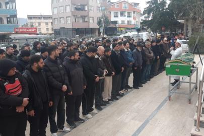 Arkadaşı tarafından bıçaklanarak öldüren genç toprağa verildi