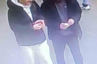 Arnavutköy’de AVM’de parfüm hırsızlığı kamerada