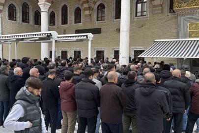 Arnavutköy’de cami avlusunda vurulan yaşlı adam son yolculuğuna uğurlandı