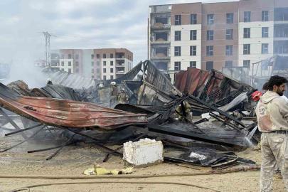 Arnavutköy’de şantiye konteynerlarında yangın: İşçiler son anda kurtuldu