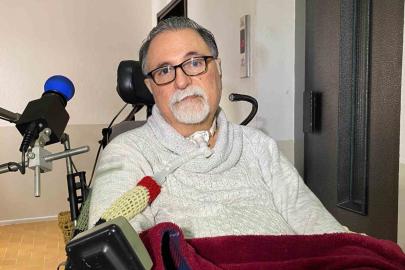 Asansör yönetmeliği değişti, kabin daraldı: ALS hastası doktor evine hapsoldu