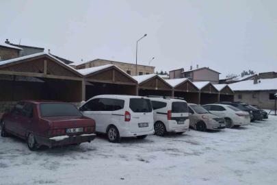 Aşırı soğuklar Tercan’da pazar yerini boş bıraktı