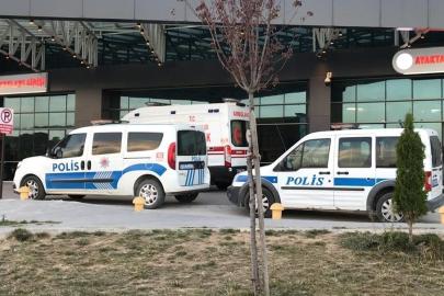 Av tüfeğini kontrol ederken yanlışlıkla kendini vurdu